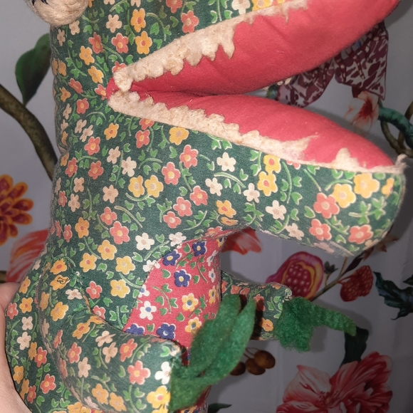 ~{Vintage}~ 60's/70's handmade dinosaur plush. - Picture 6 of 8